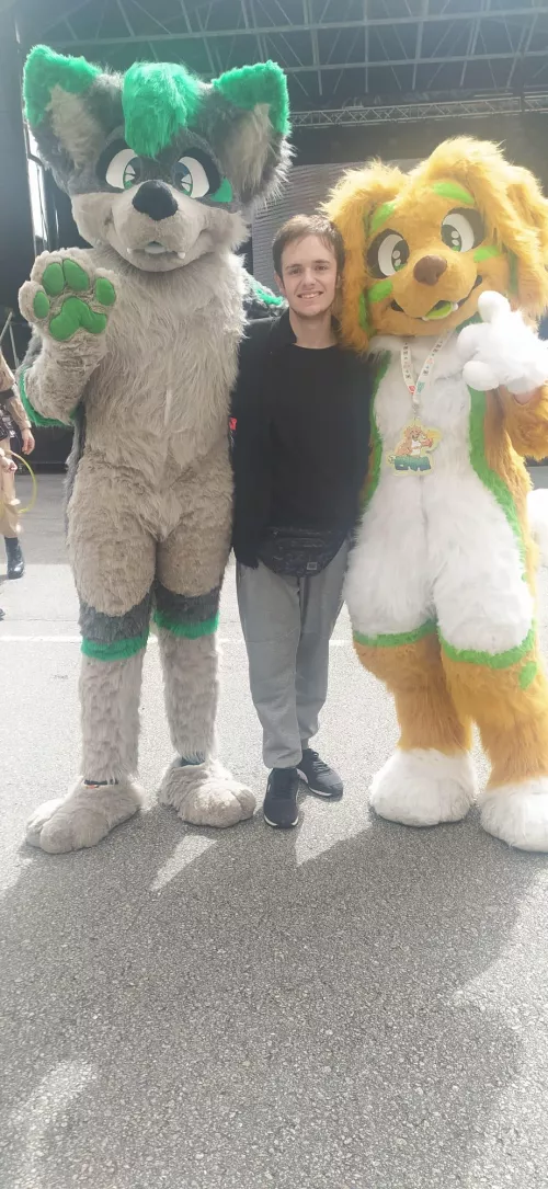 I went to comicon 2 days ago and saw furries irl for the first time! by ItsProTimeBro