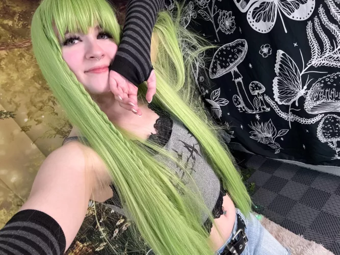 Ignore the messy hair lol by Hikari_Scar