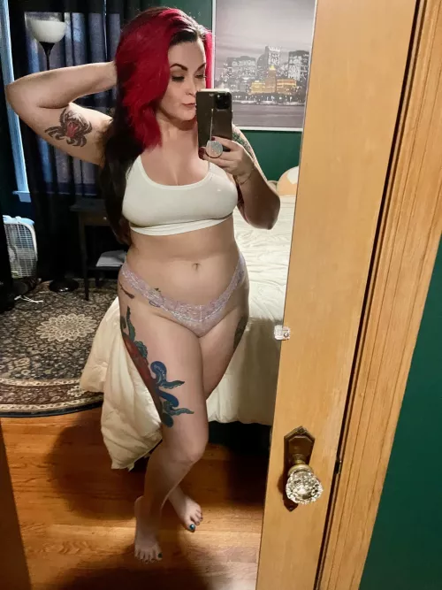 Keep it simple with a mirror sel(f)ie by katastrofe