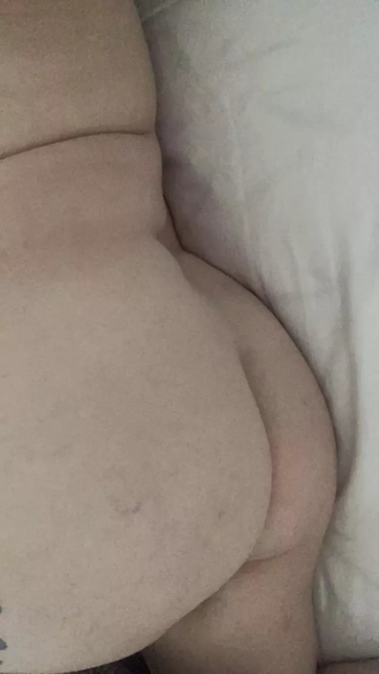 My first time taking nudes, tell me what you think 😜 posted by AggravatingActuary50