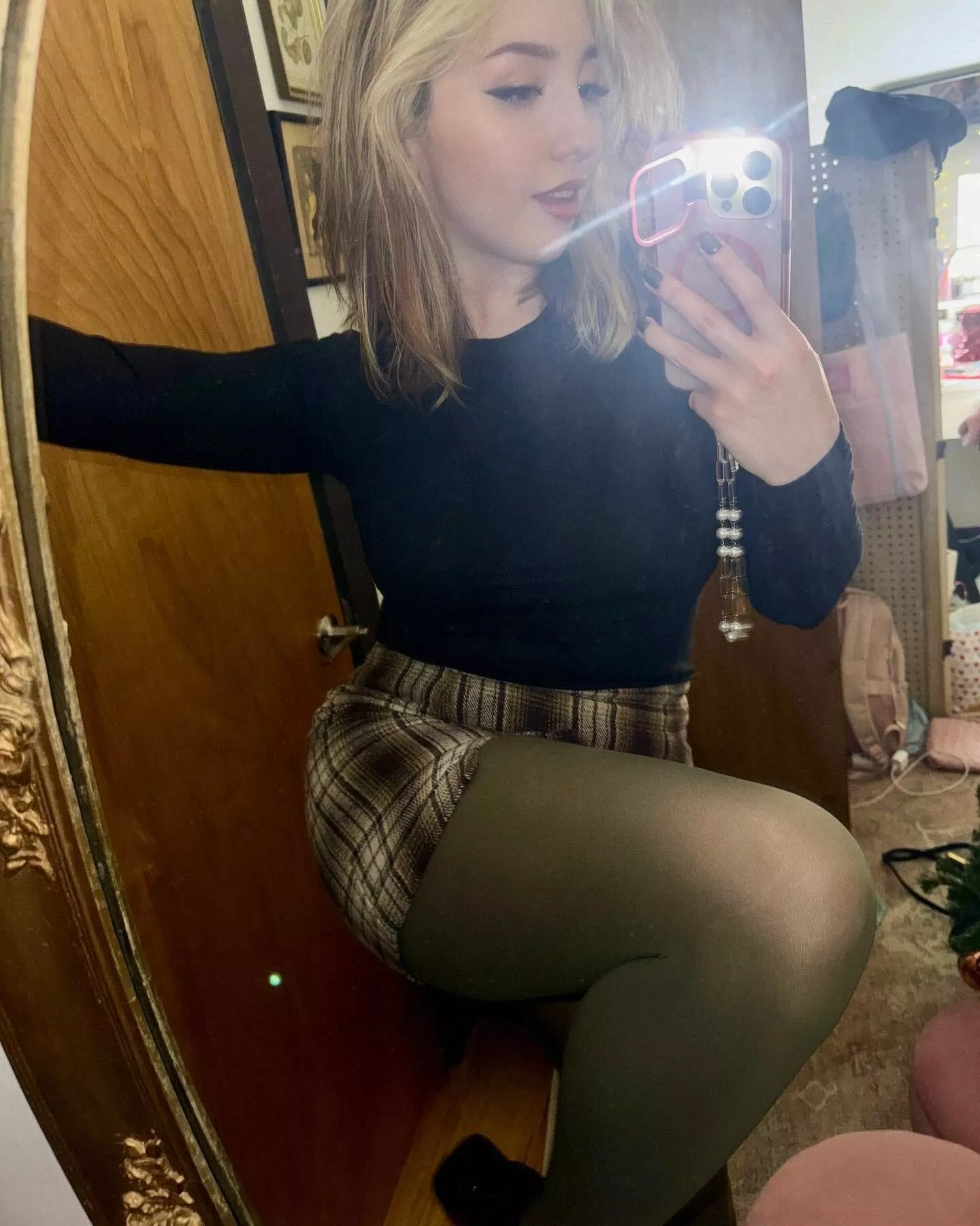 New pantyhose, I love this pair posted by veritynicole