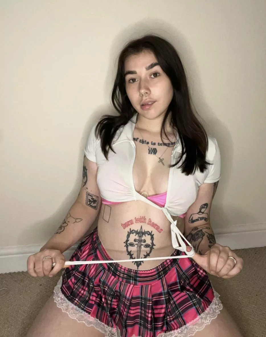 oh no i’ve been a naughty girl  posted by ghostzgirl