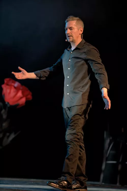 On stage by Mozartnude