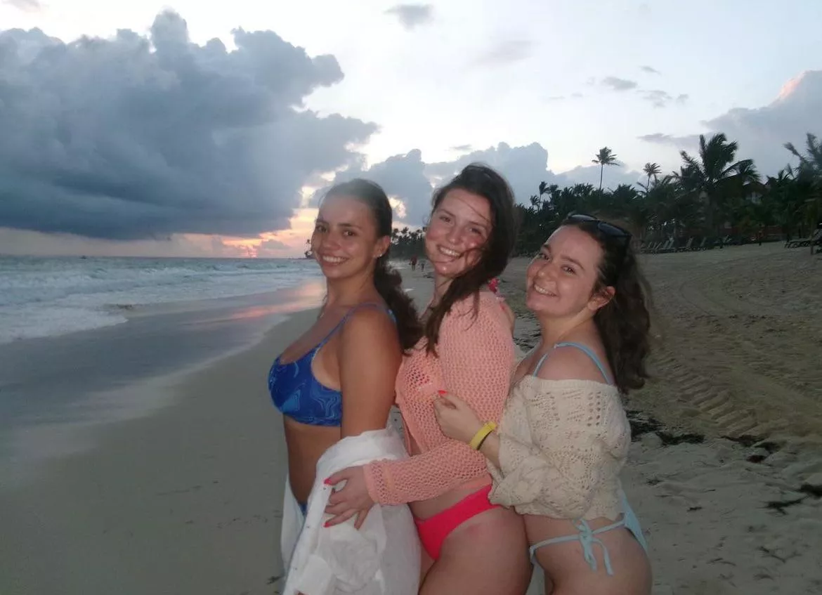Pick one sorority girl on spring break [3] posted by Limp_Adhesiveness_81