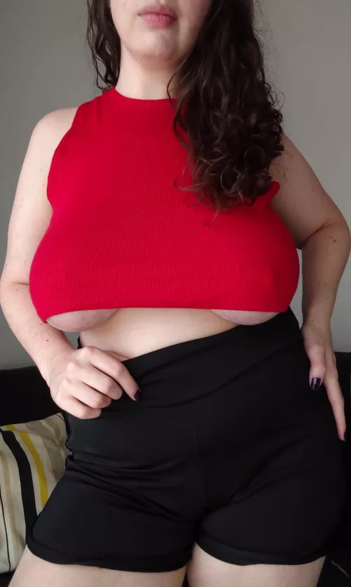 pokies + underboobs by misslizzye