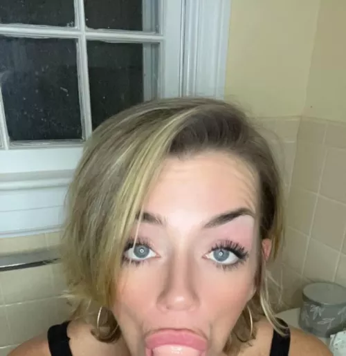 POV I was naughty and sucked the neighbour so I’m making it up to you  by SashaSins555