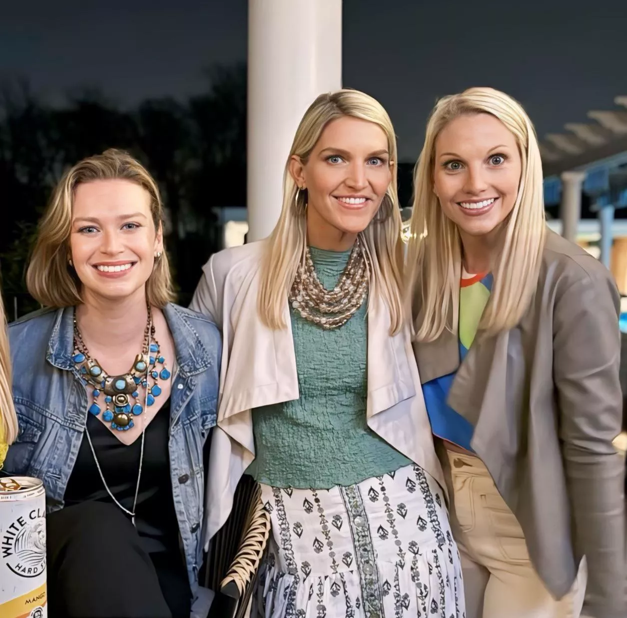 Realistic MILFs posted by griswold000