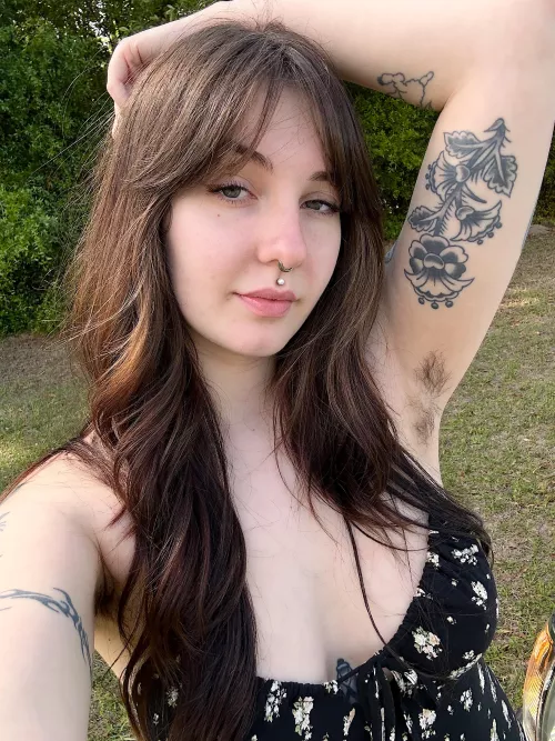 You can be feminine & hairy 💘 by hatechapel