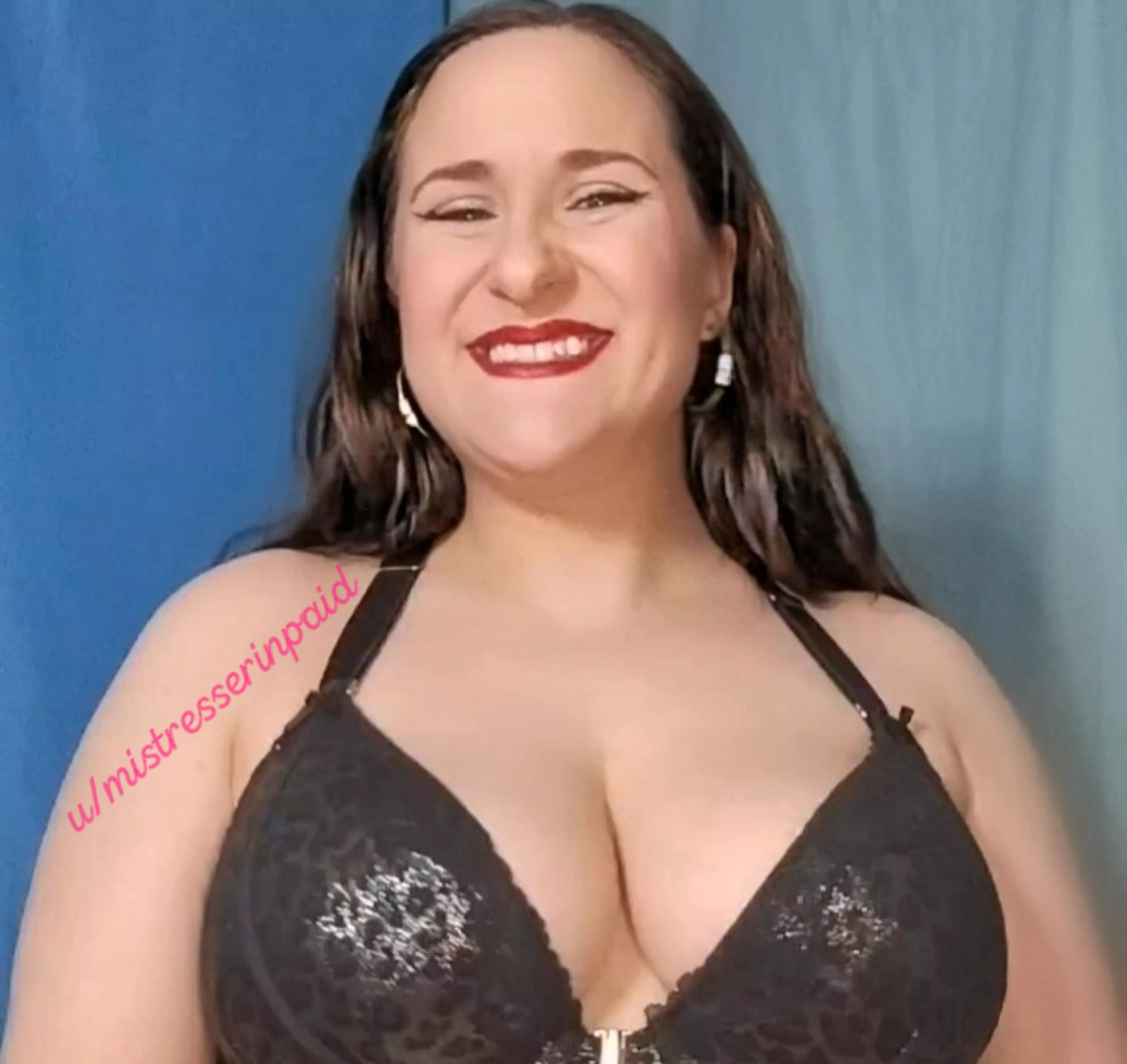 You can tell I'm the daughter of a pageant queen in this one. posted by MistressErinPaid