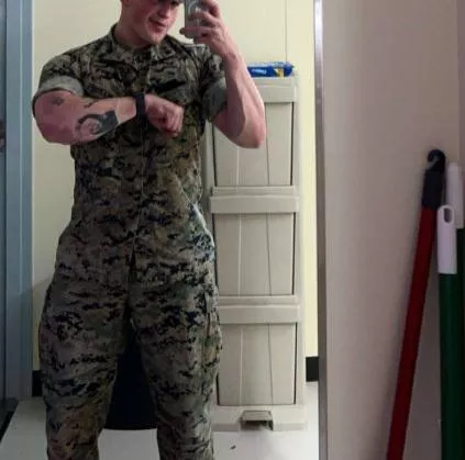 (22) marine  posted by USMC_B22