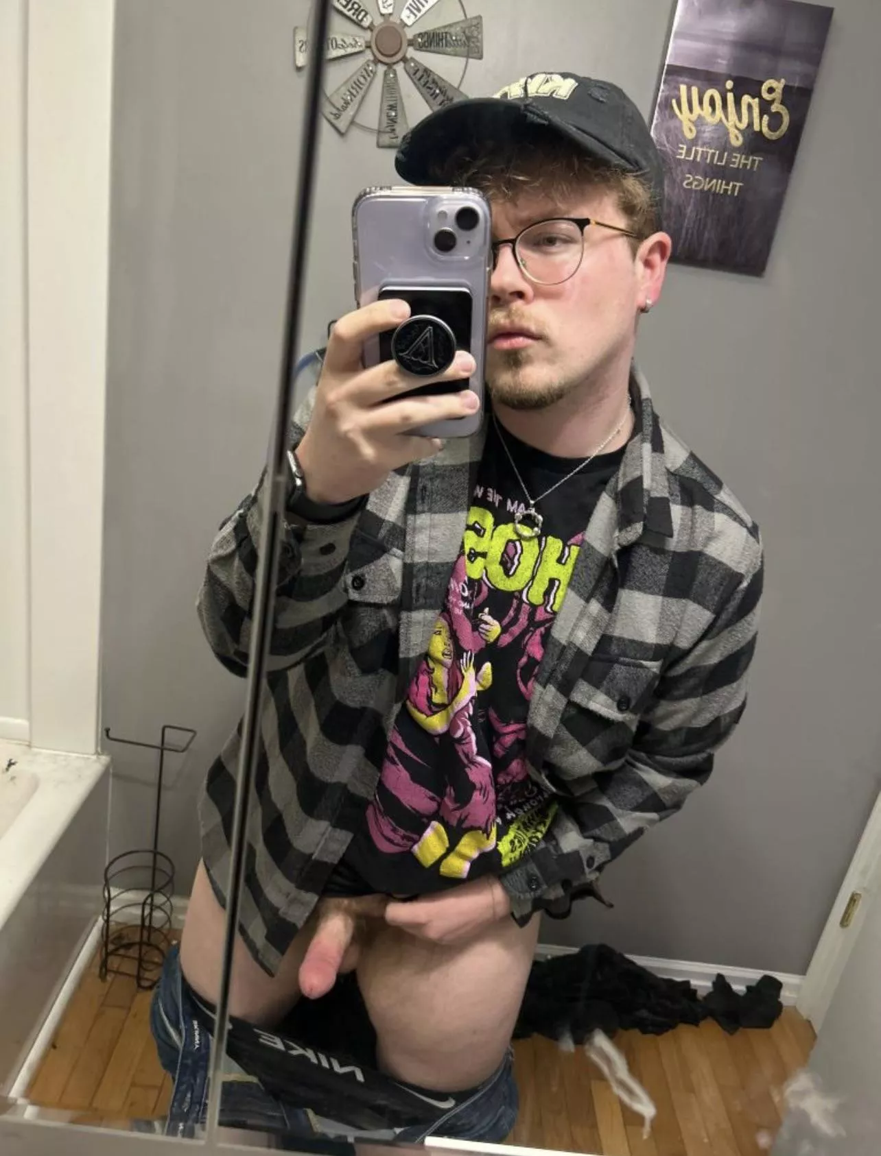 Average boy hours posted by Embarrassed-Sky1994