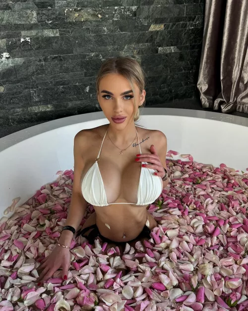 Bimbo Lisa by basegvd