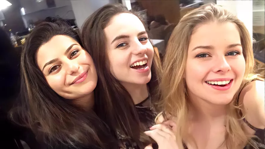 Brunettes vs Blonde by Impressive_Law1980