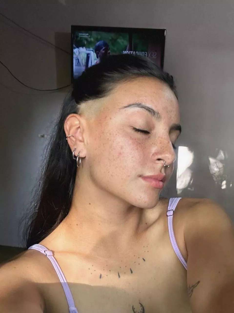  Can I be your sex slave tonight  posted by kmo42994