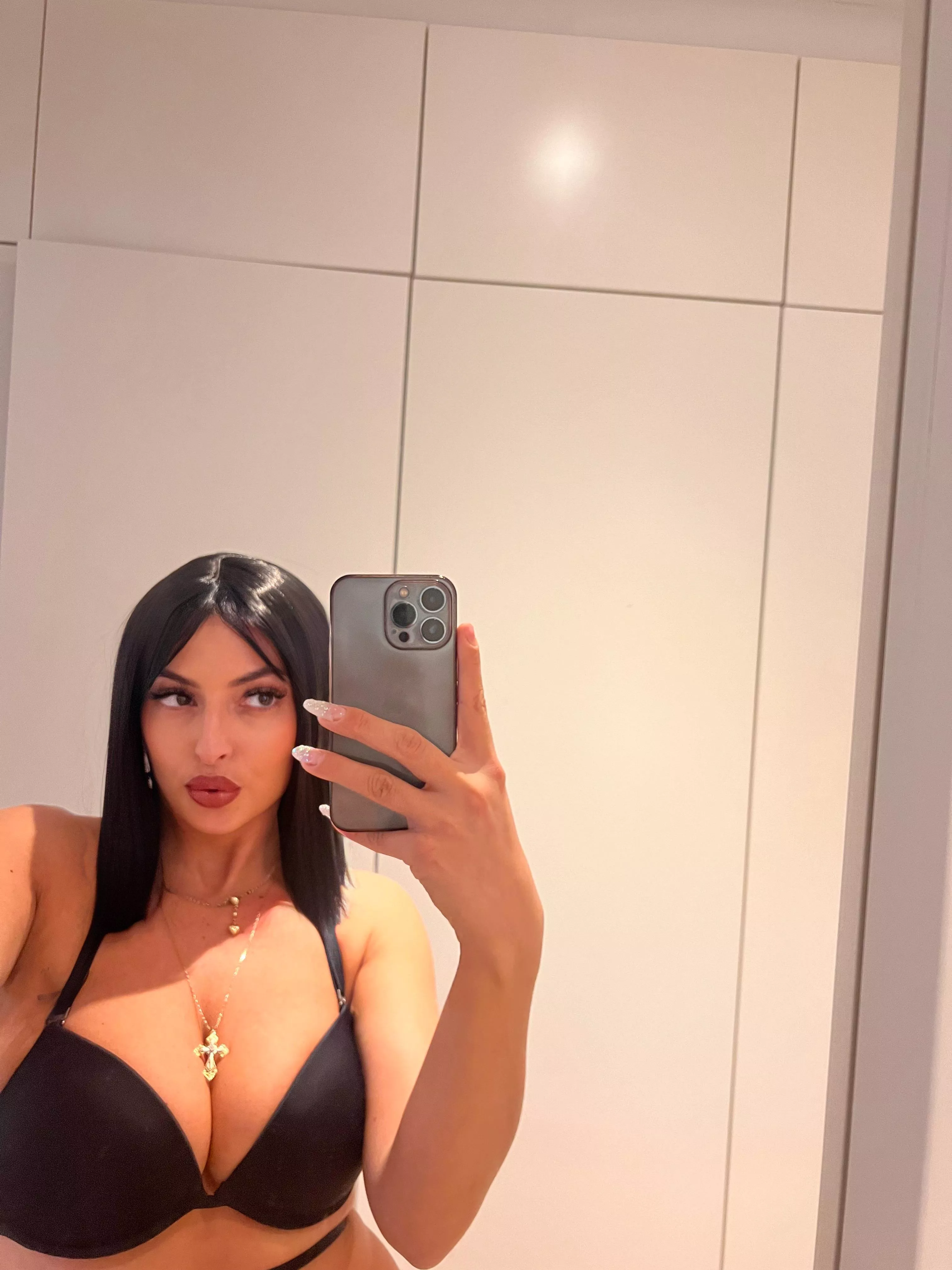 Can you handle the allure of this Greek cutie? posted by goldengalaxypup