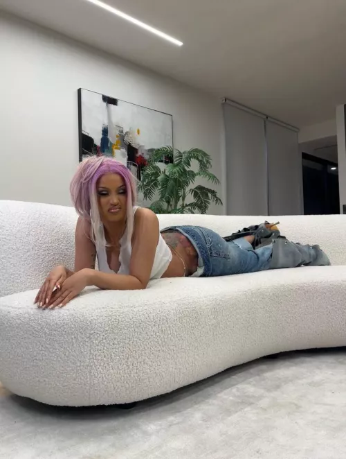 Cardi B smells a hater via twitter by OVOyoungozzy