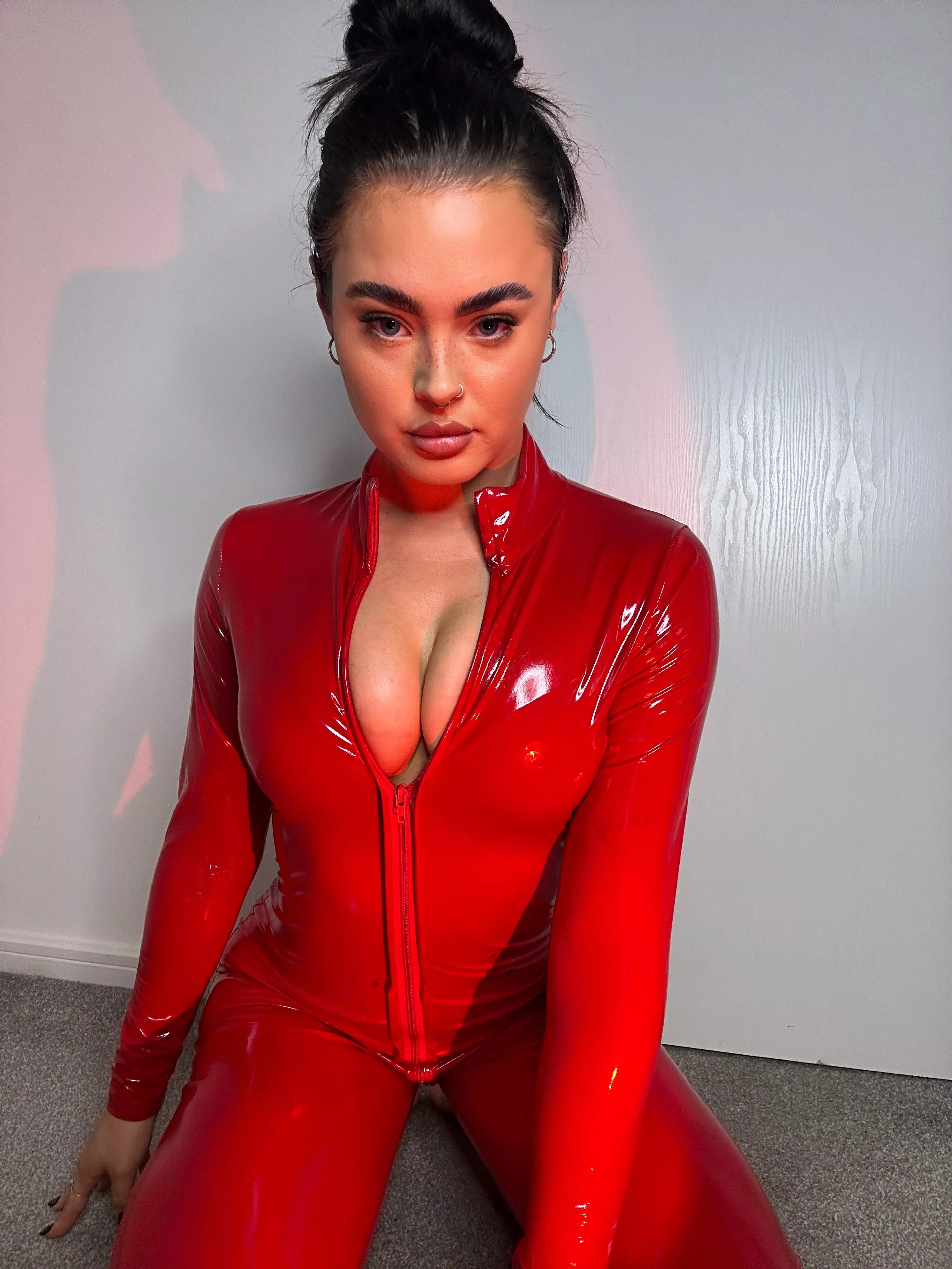 Challenge: maintain eye contact   posted by itsemilyraine