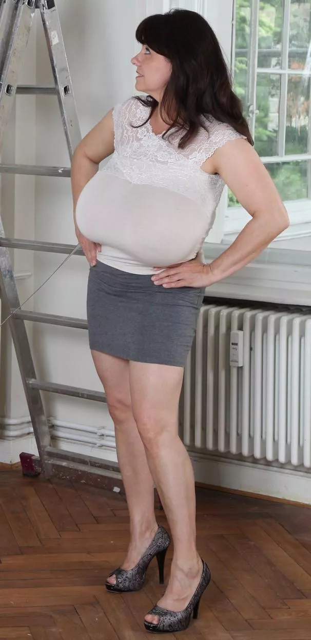 Cute little skirt ..... posted by milenavelba122