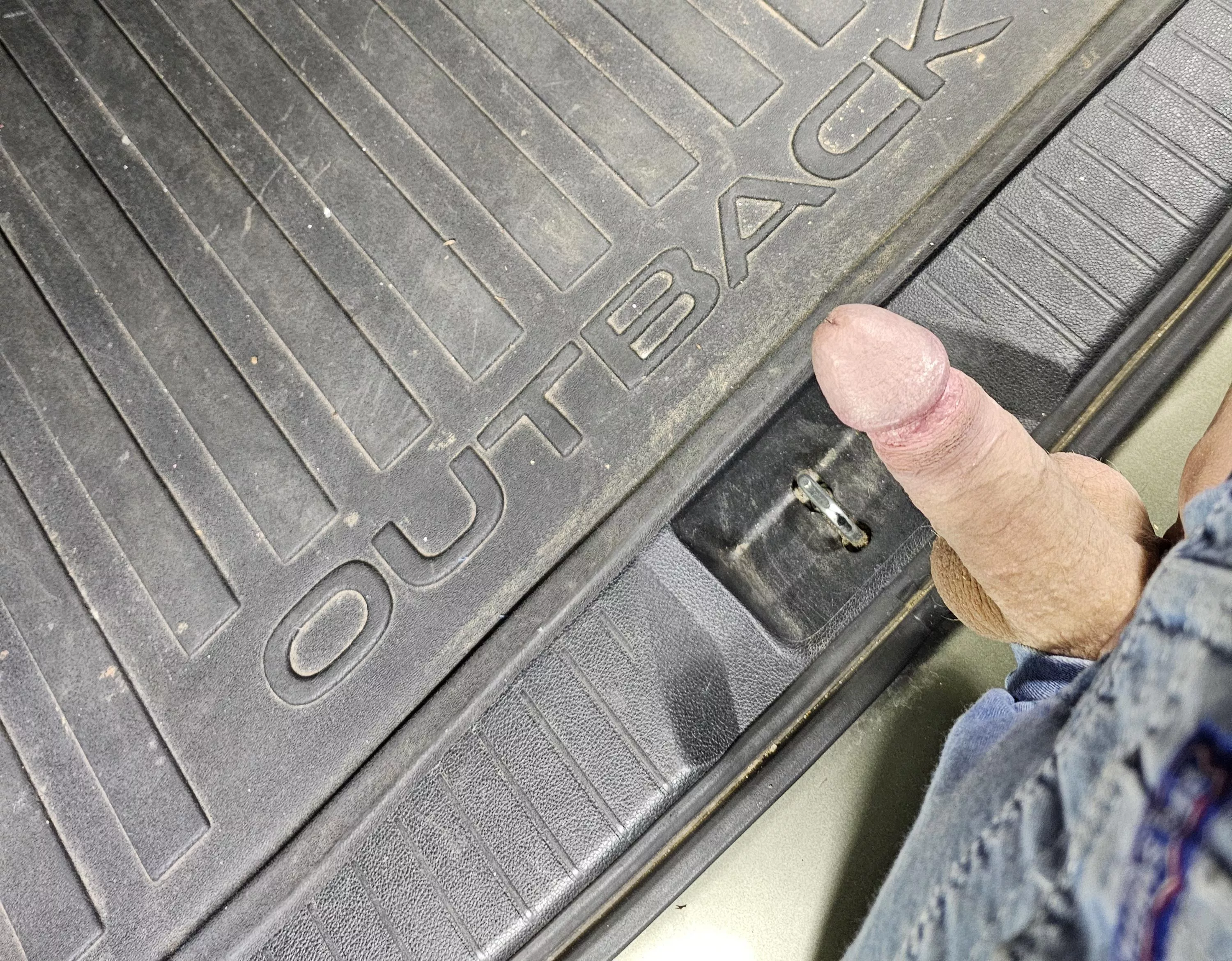 dick out in the shop posted by shadyj88