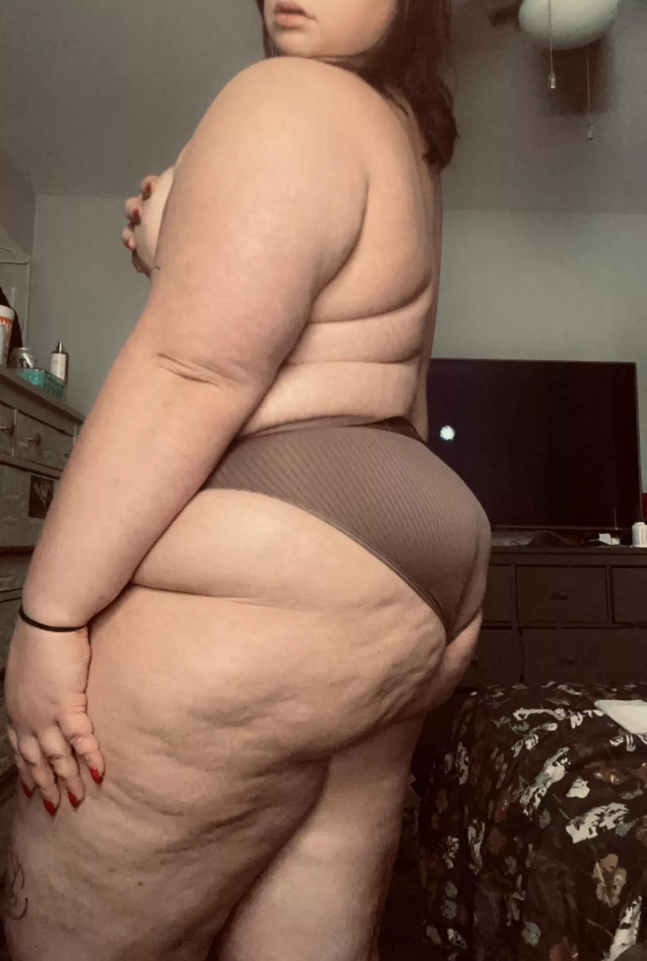 Do you like a thick woman with confidence..? 😉😘 posted by mmunch333