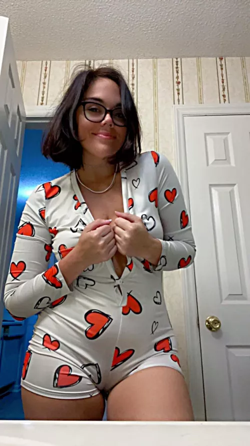 Don’t mind my camel toe LMAO by bangbangreign21