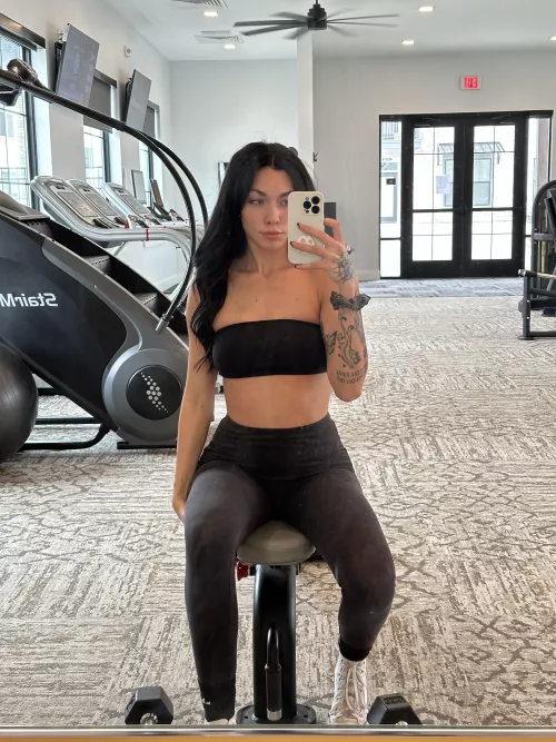 [f] shoulders today by torixotic