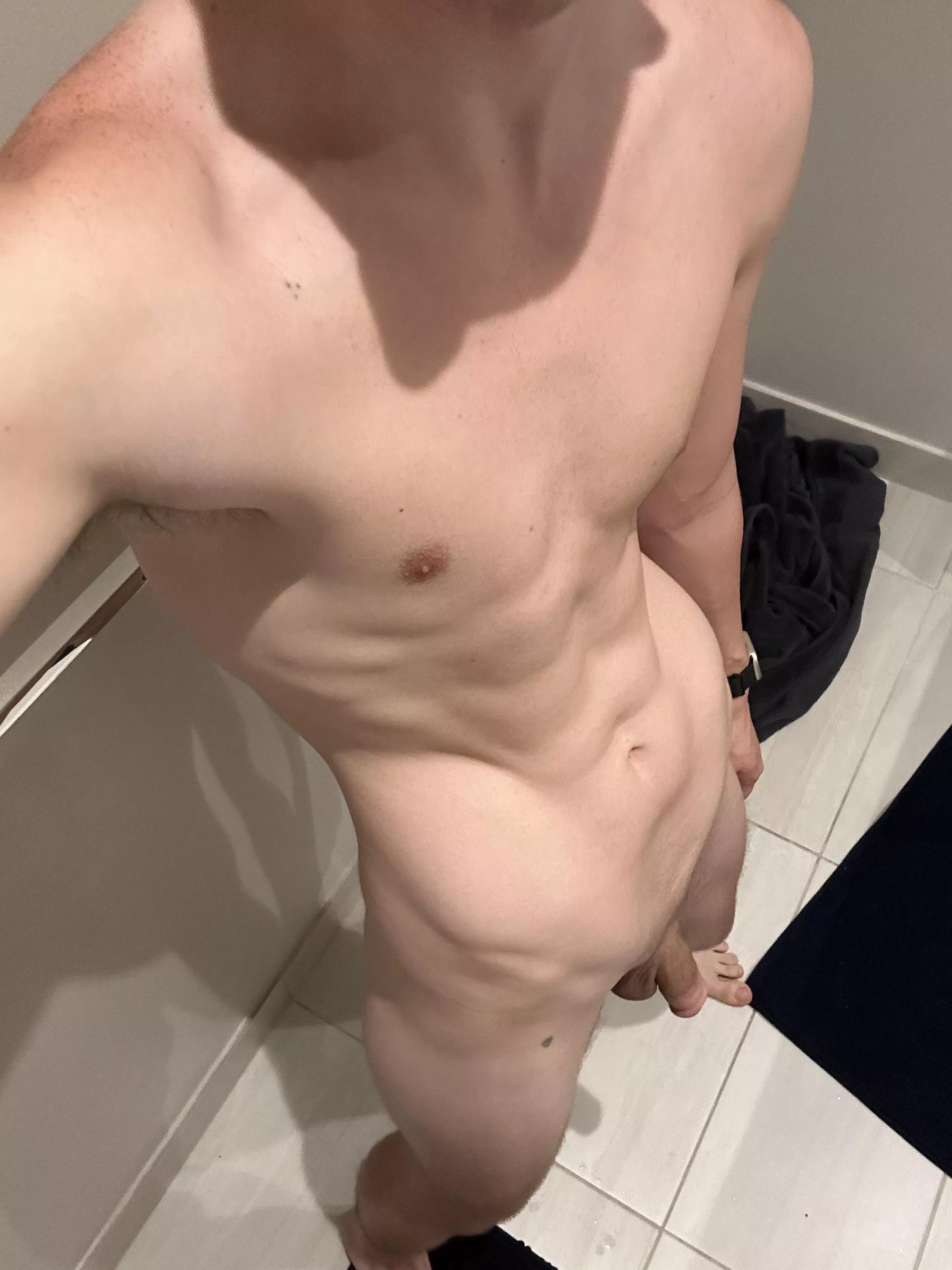 Hungover and sunburnt 😮‍💨 rub me down with aloe? posted by casparlee1963