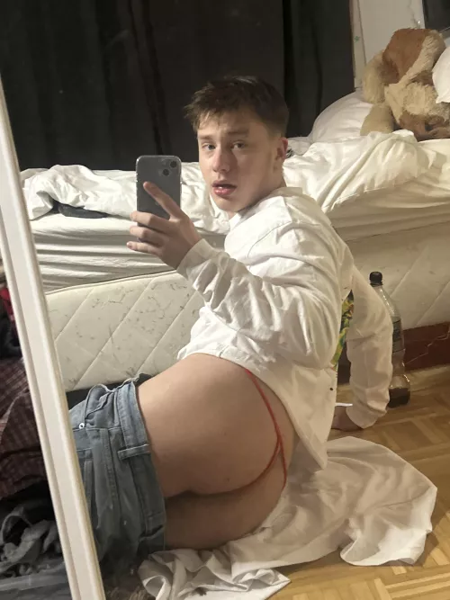 I got a thing for older men🥴🥵 by Favoriteteenboy