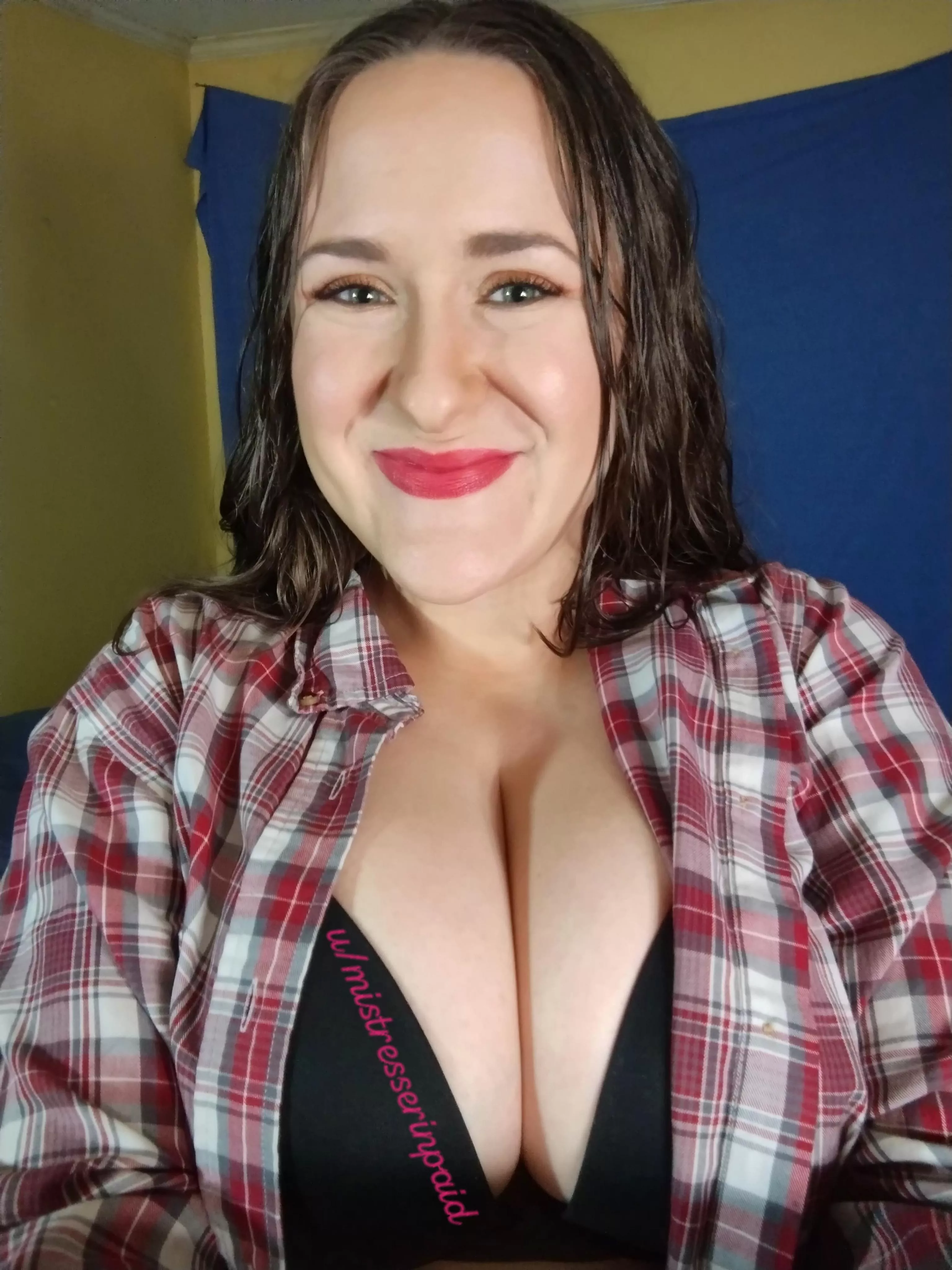 I look great in this color combo. posted by MistressErinPaid