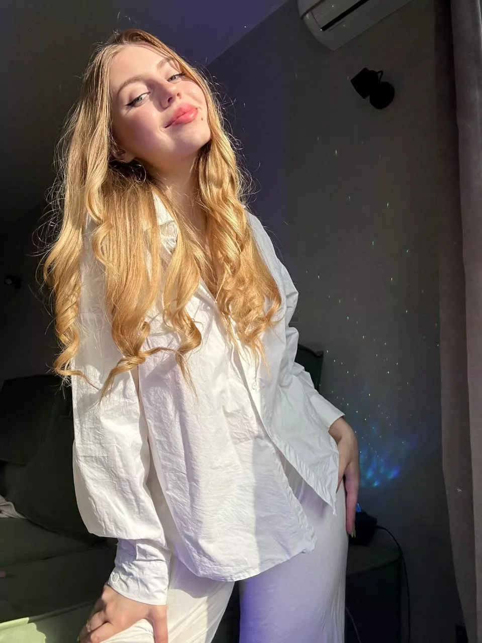 is it better to have wavy hair or straight hair? posted by HotnessAdorableQueen