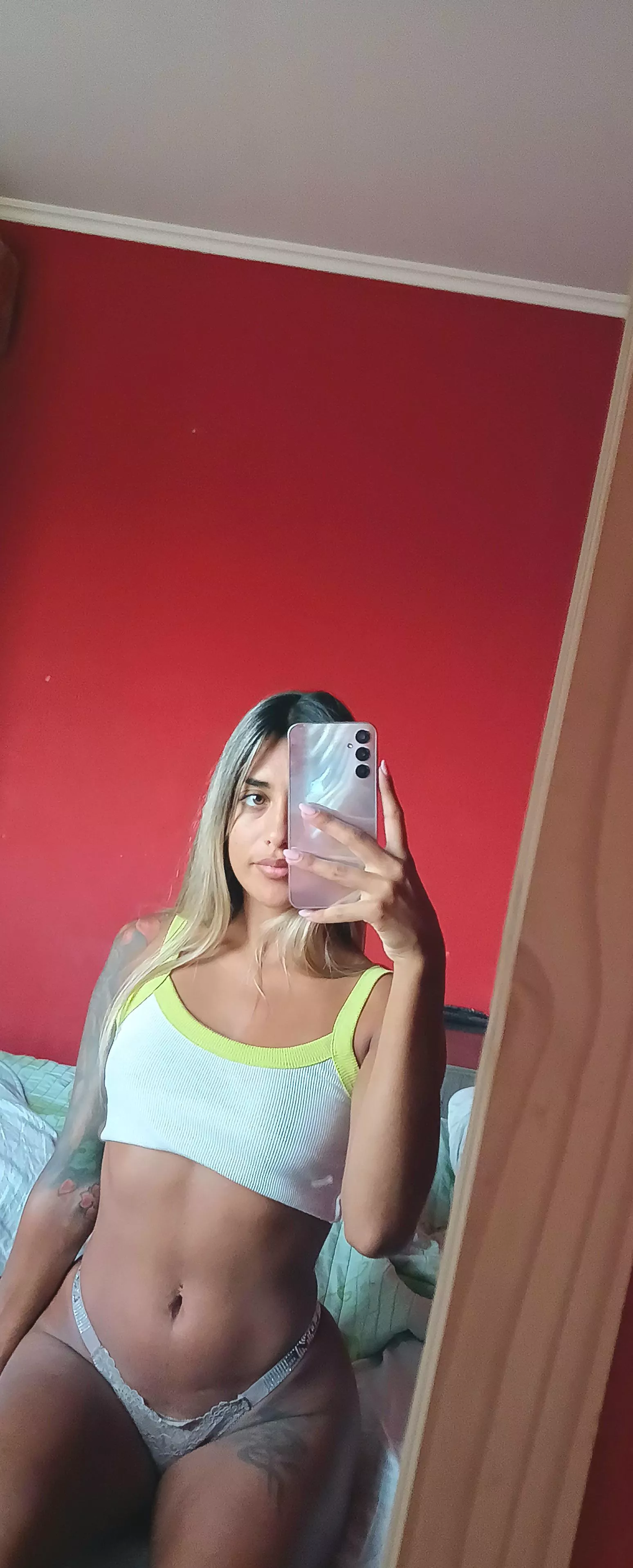 Just a blonde college girl with curves made for you to handle posted by lexi_annexx