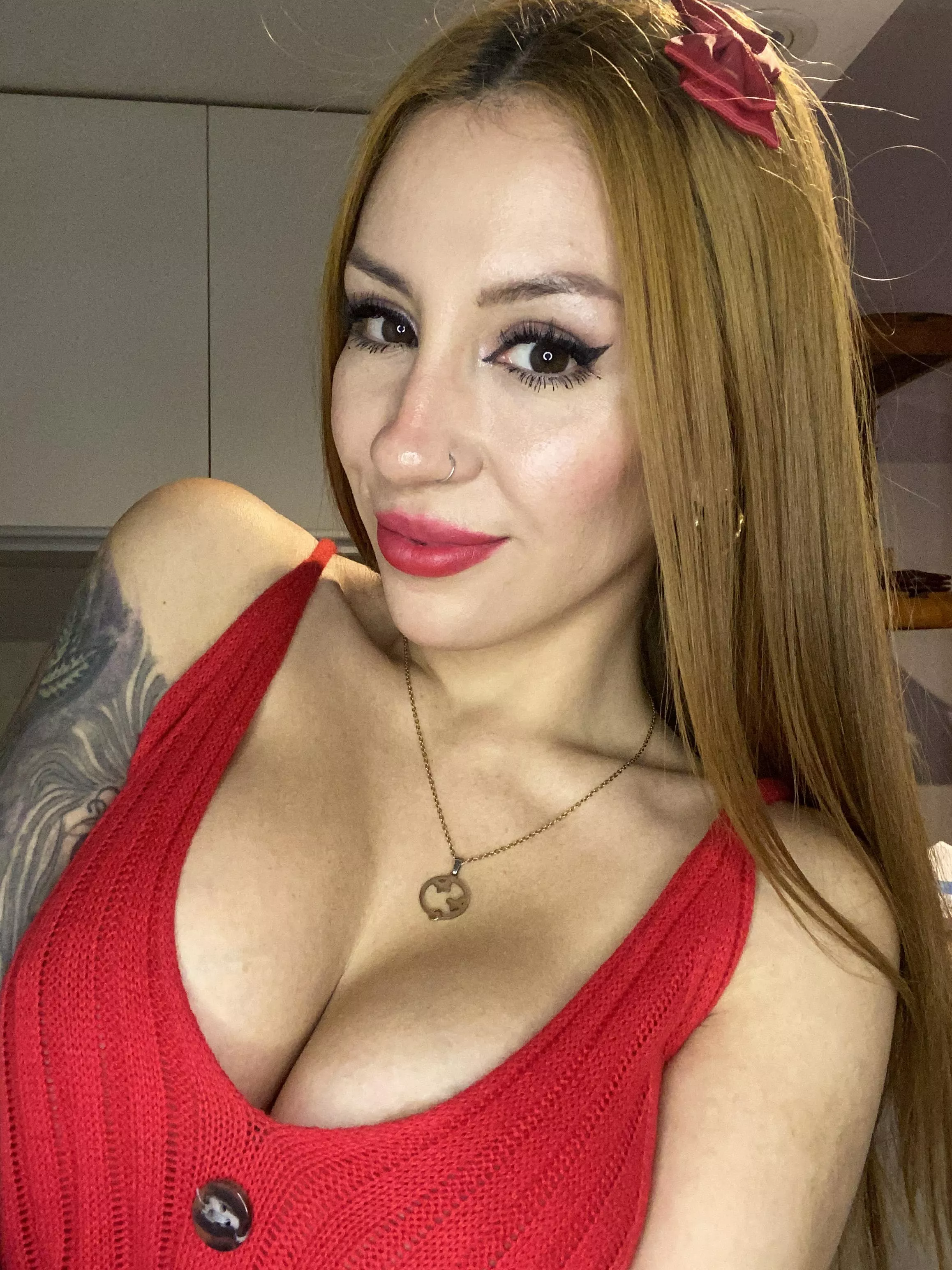 Love red clothes posted by Josephine5335