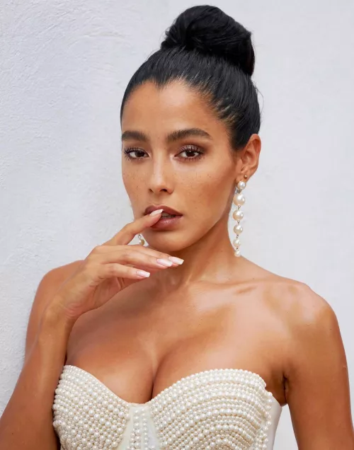 me being serious about my cleavage by ashydeluca