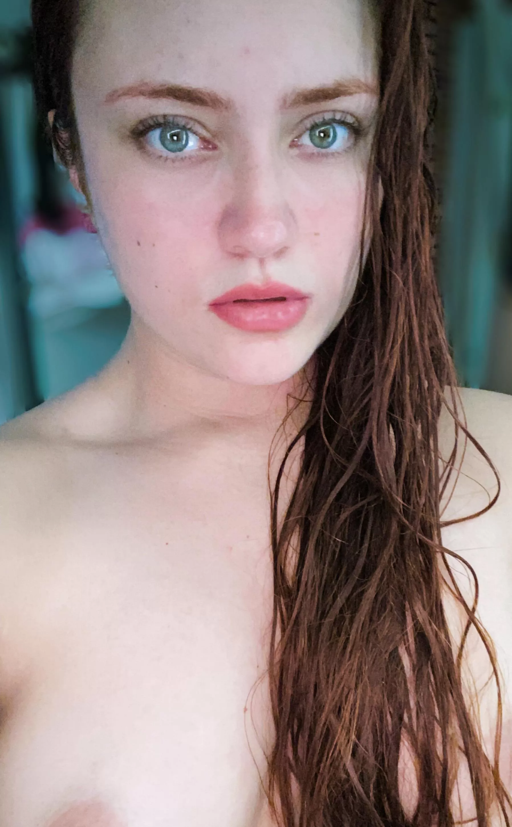 No makeup, no clothes, any problem  posted by Puzzled_MJ