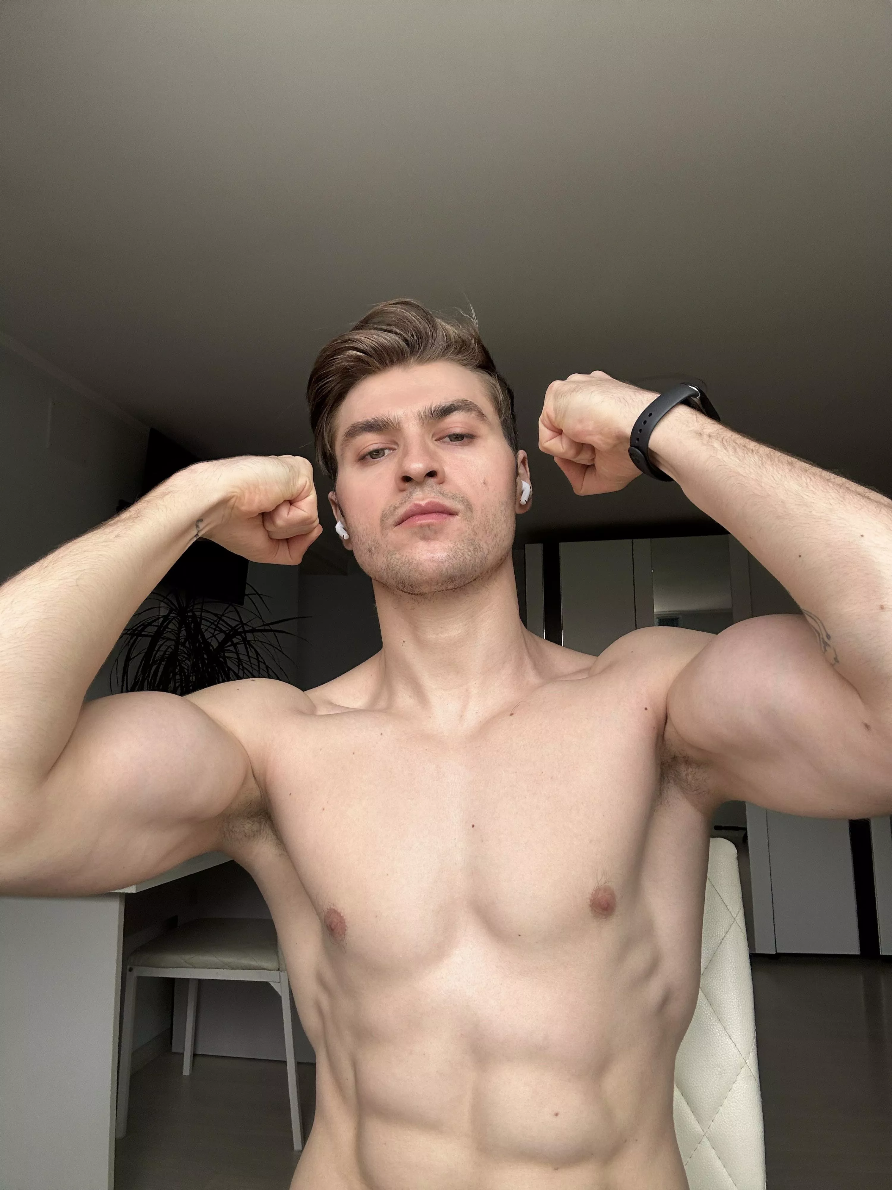 Not many into shaved armpits I guess  posted by Kidrauhl100