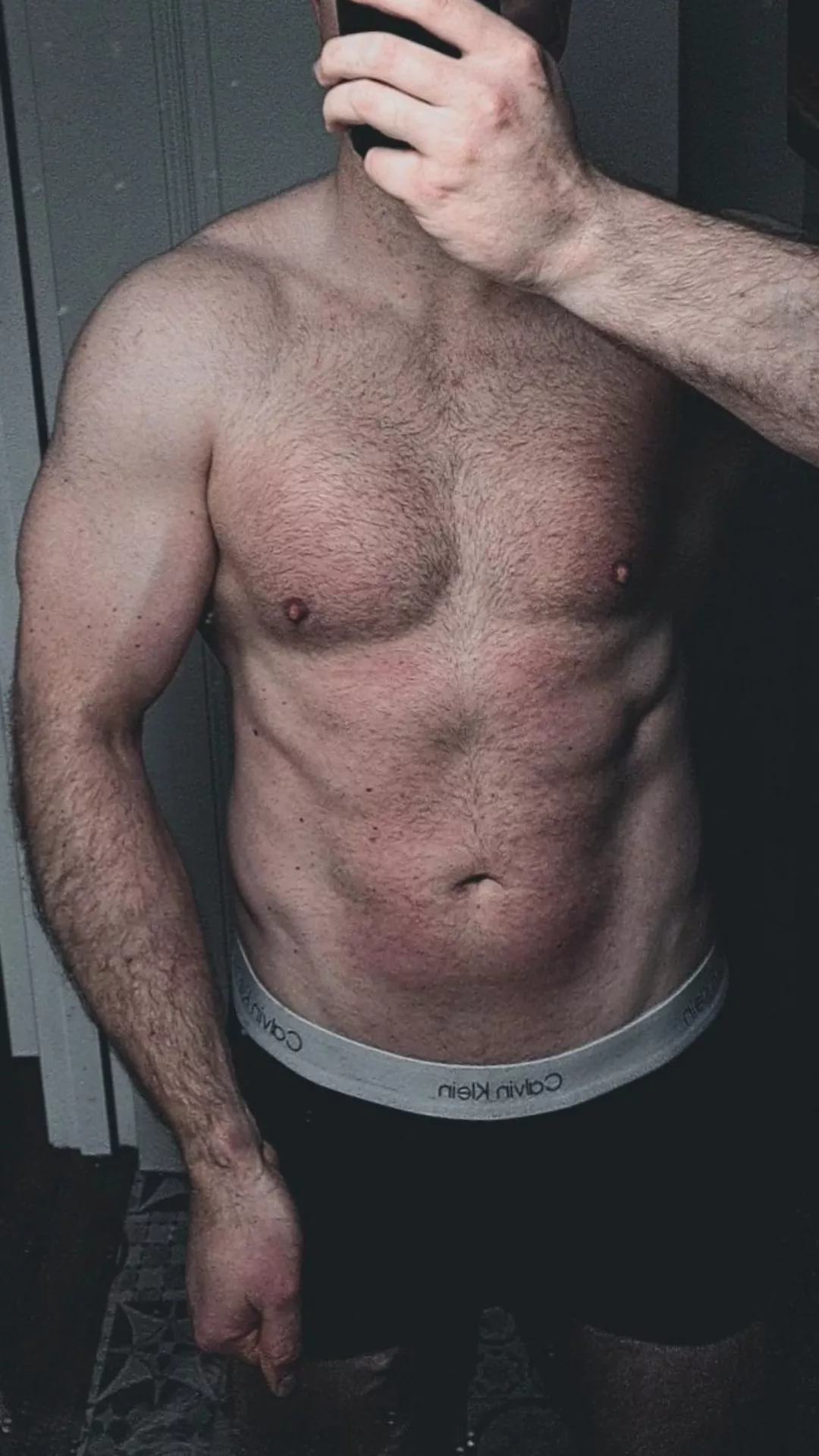 Post chest day, pre shower pu(m)p 💪🏻  posted by Turbulent_Iron8181