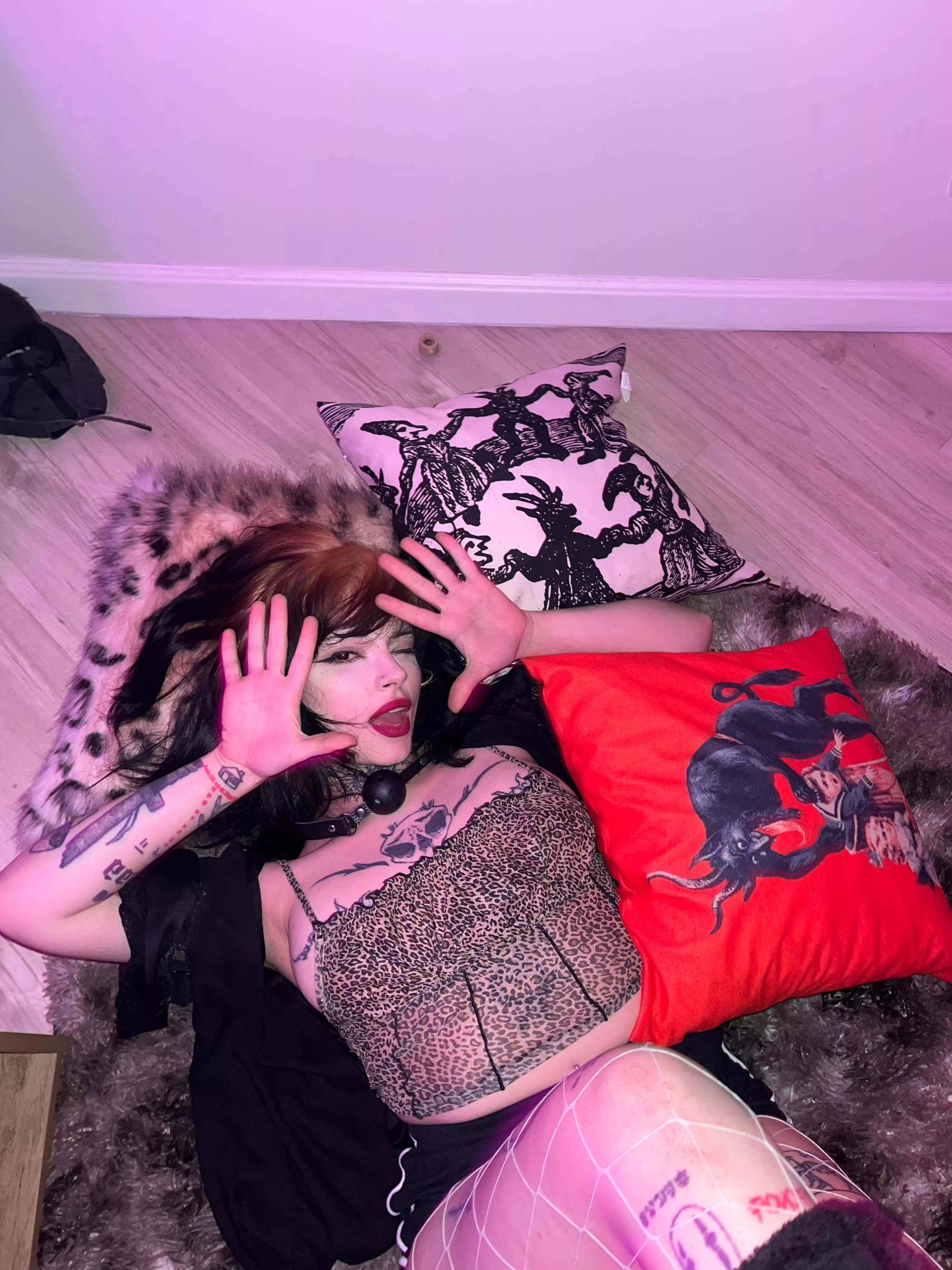 Quickie before the concert? posted by raven6802