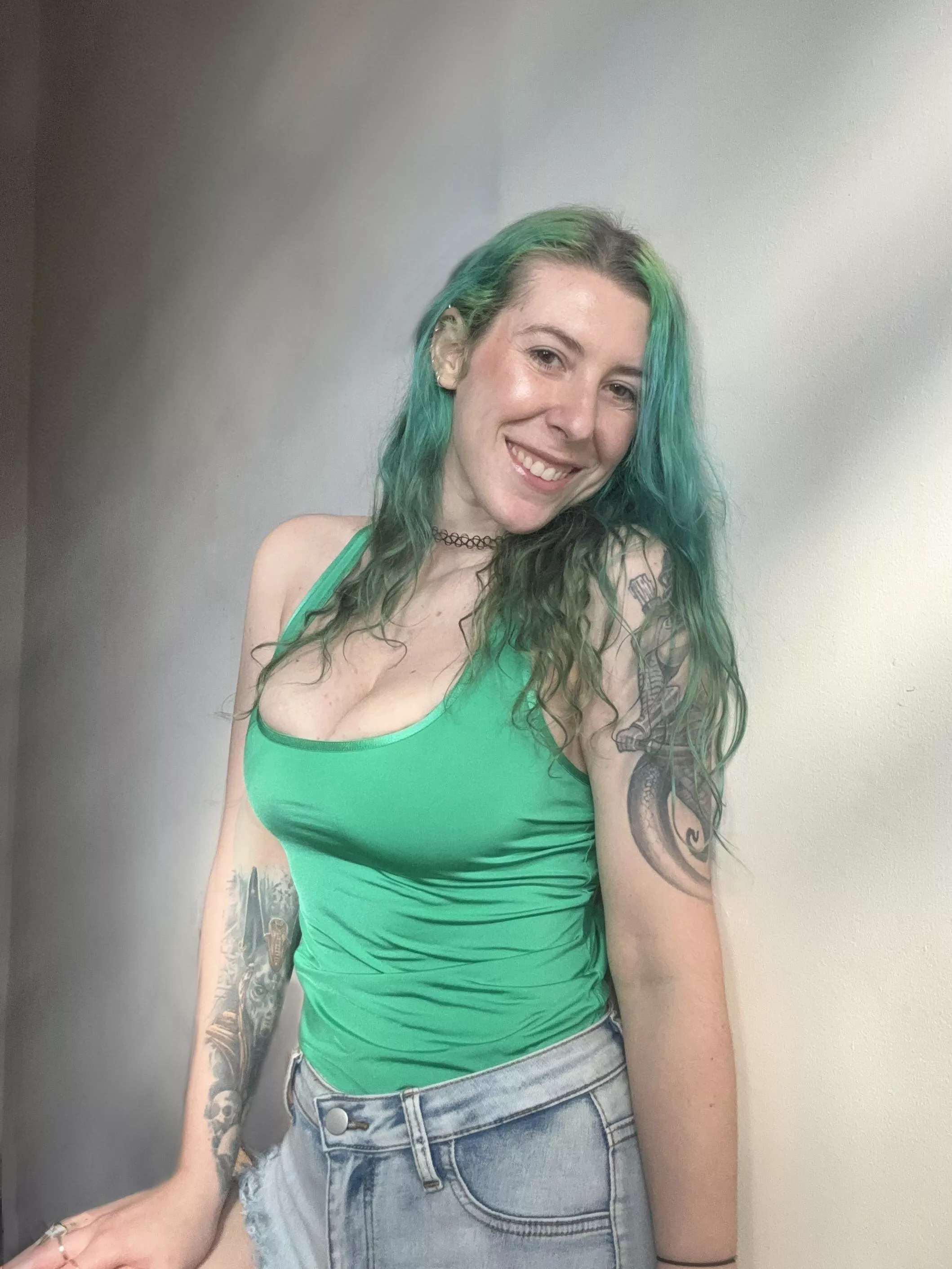 Sunny smiles posted by sirenskiss3