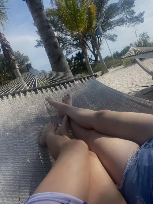 Tan and pale  by radbitchliv