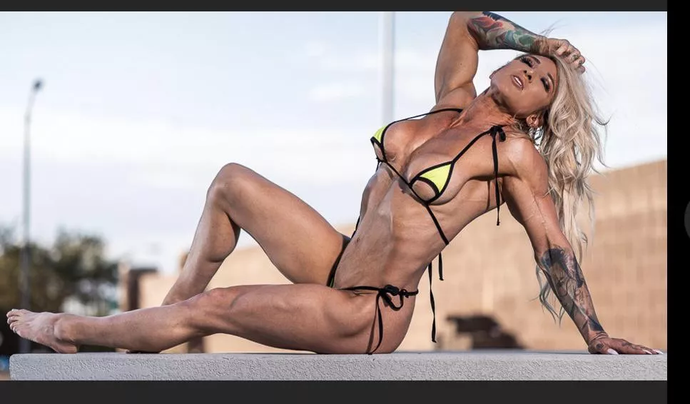 Waiting for you after the gym. Cumming? posted by Therash