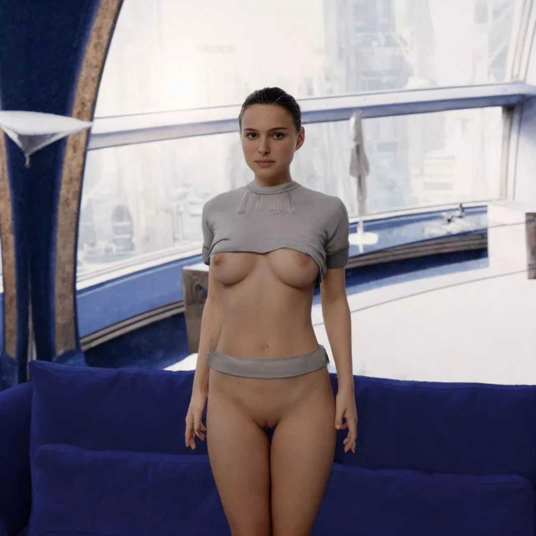 Whoops! Padmes wardrobe malfunction! (fastvass) posted by ESRPY_