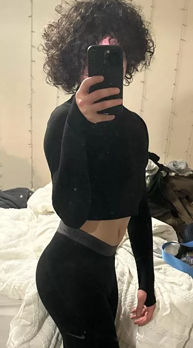 Woke up early for a workout 😵‍💫🥱 posted by cattheleashedfreak