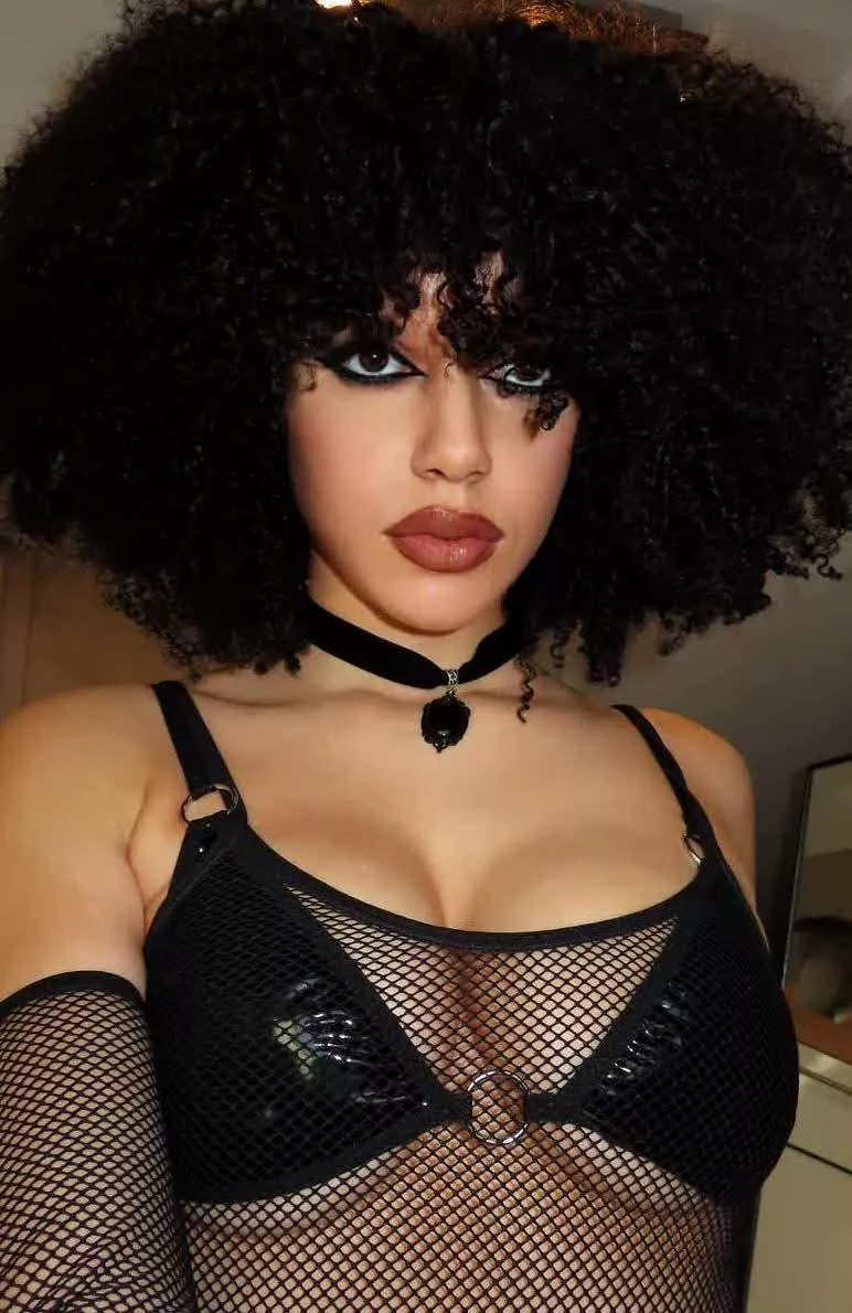 Would you tear this off? posted by Samiraxoxodarky