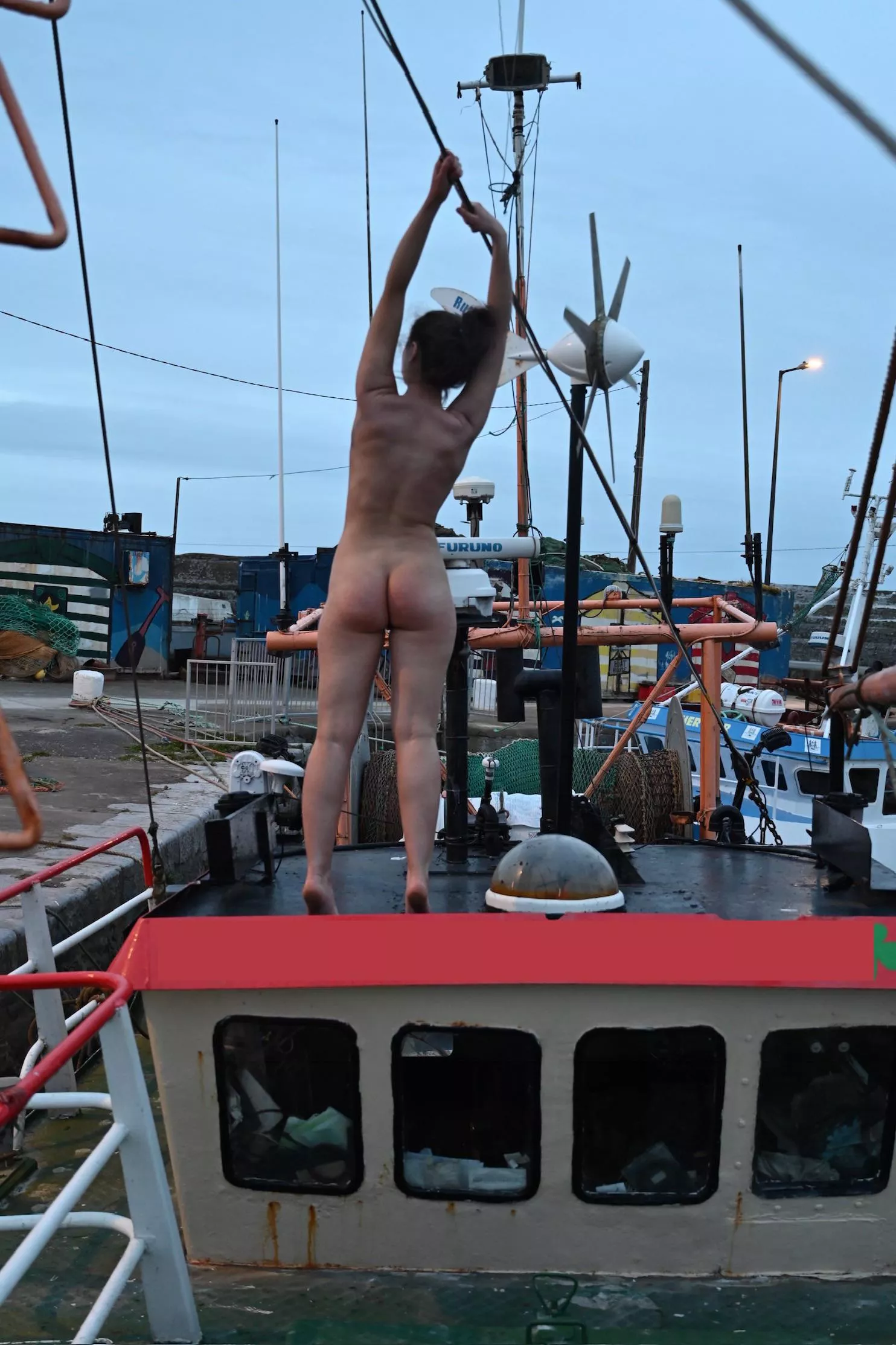 You catch me on your boat. What are you saying to me? posted by trixi6el