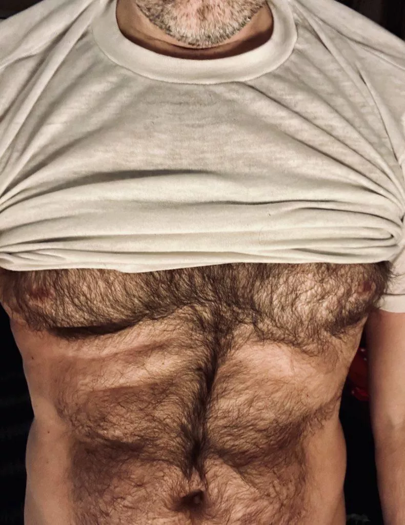 You never know what a bloke's hiding under his shirt... posted by jerseyjaxoff