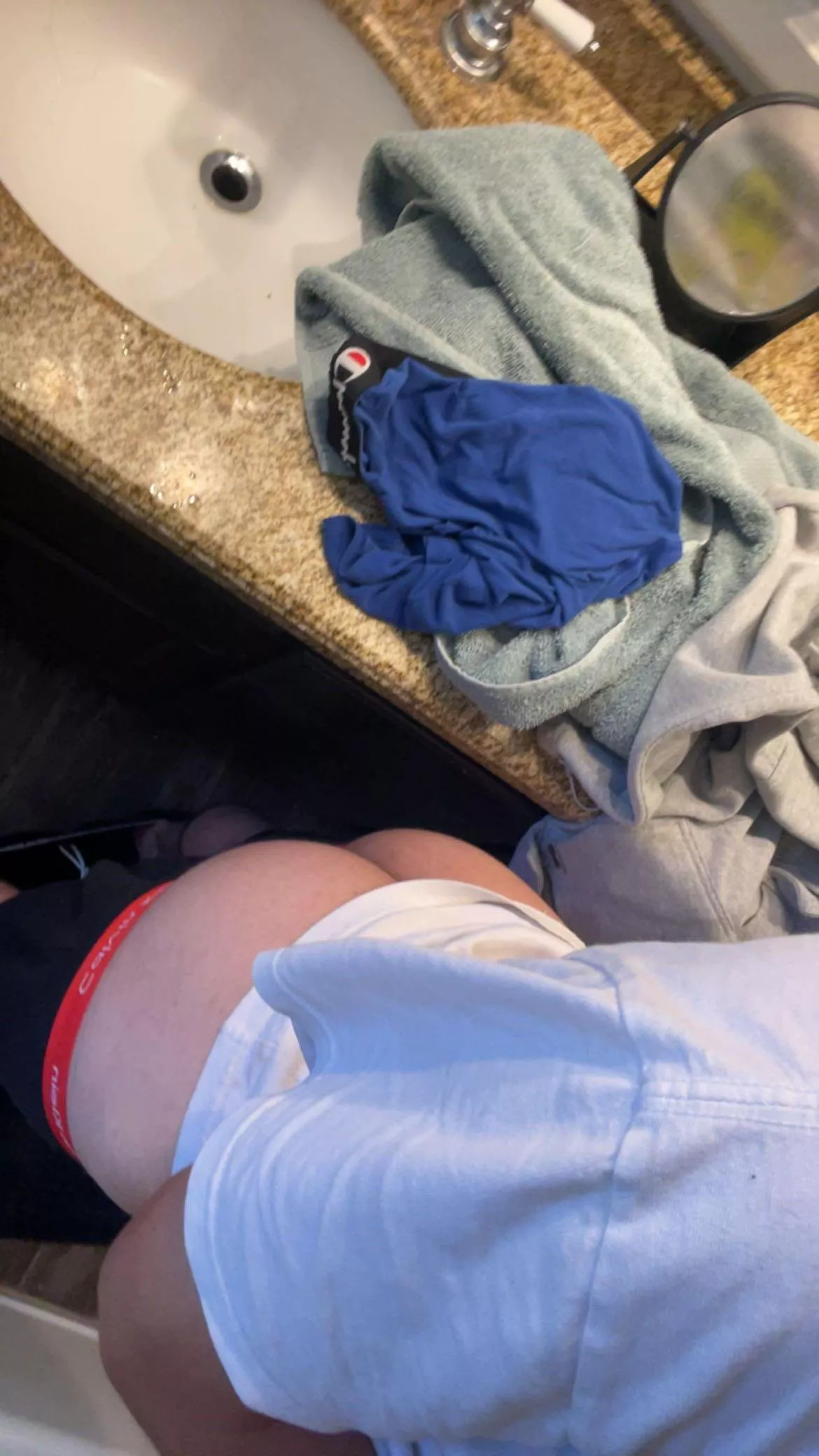 19/ I’ve been a bad boy can someone punish me ? posted by chinothaplug