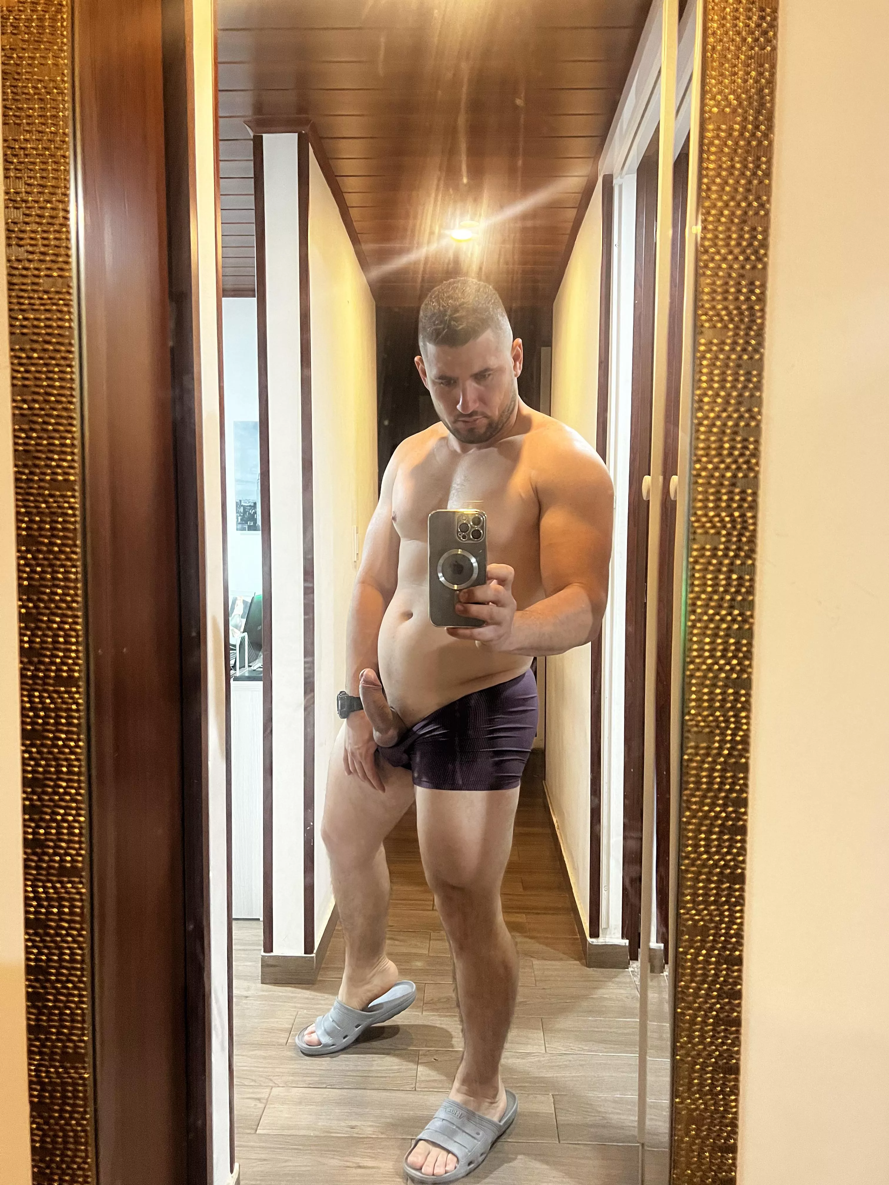 Am I far from being a strong brother? (33) posted by BigandBeefyonly