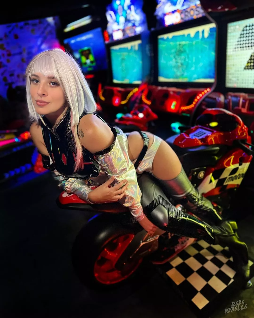 Cyberpunk Cosplay posted by Emerald_Princessu