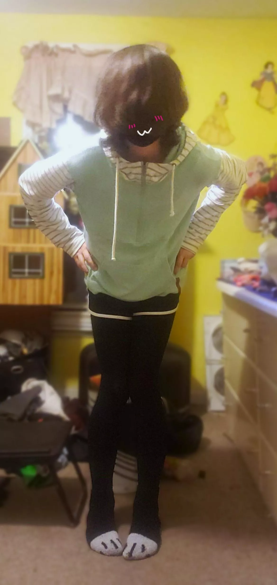 da heck are you doin down there little fella? posted by bigbob654321