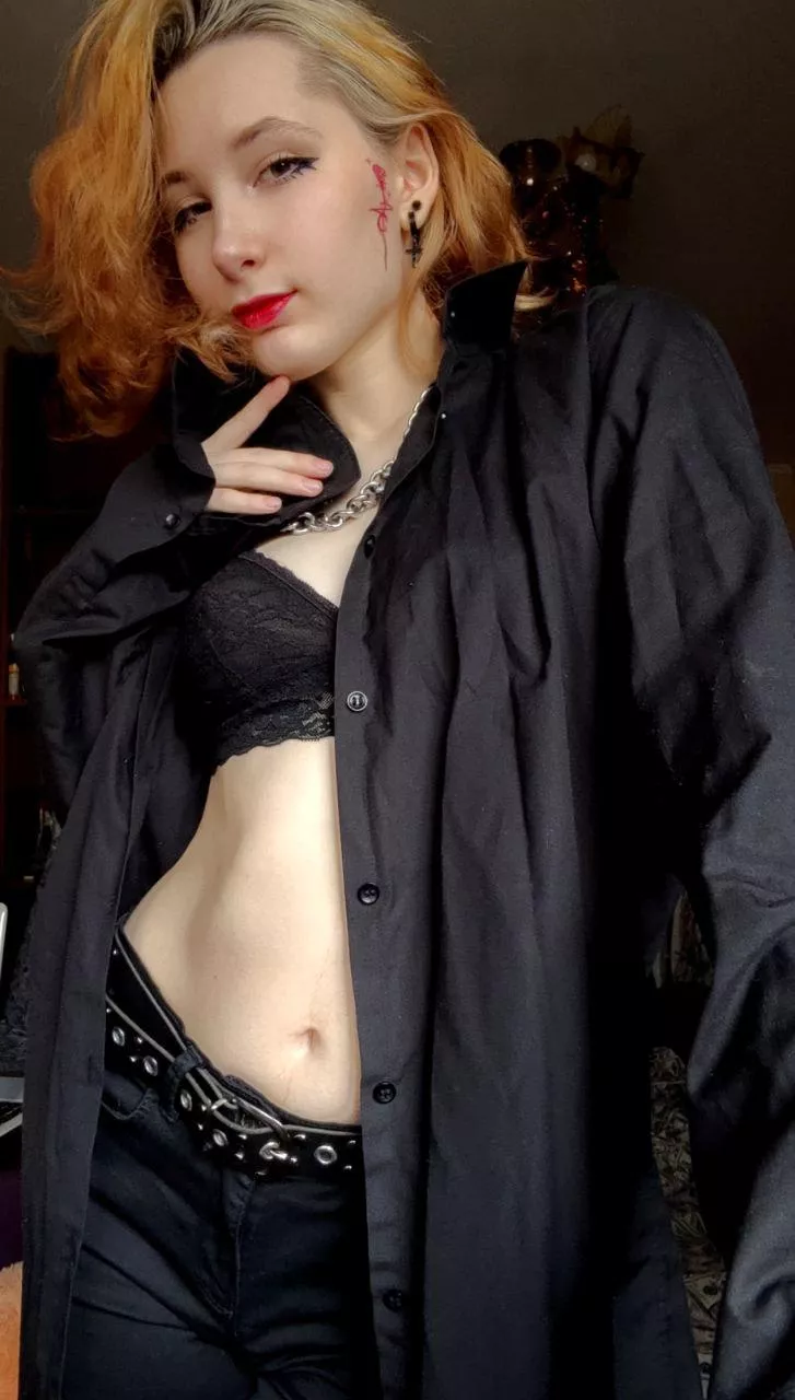 Do miniaturized girls 18 years old get as hot as me? 😈 posted by Bilonnna